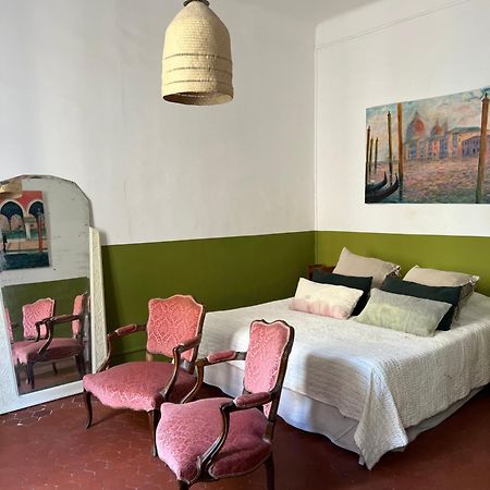 L'Appartement Du Cafe De L'Horloge La Ciotat Bagian luar foto