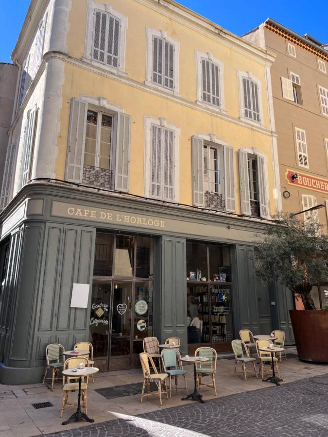 L'Appartement Du Cafe De L'Horloge La Ciotat Bagian luar foto