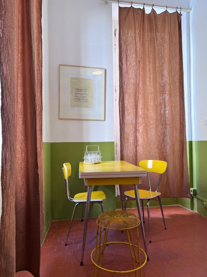 L'Appartement Du Cafe De L'Horloge La Ciotat Bagian luar foto