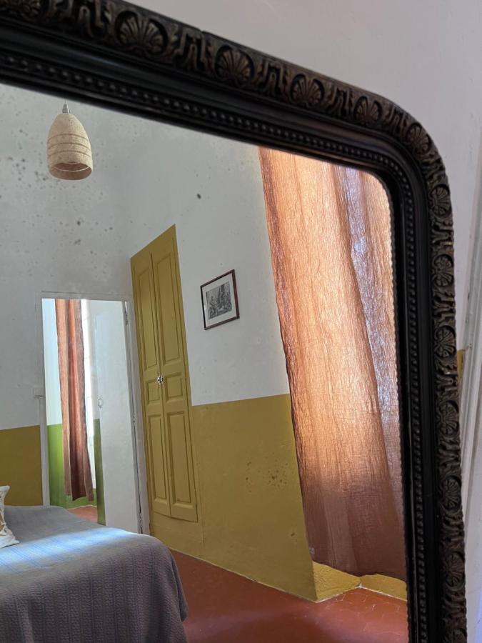 L'Appartement Du Cafe De L'Horloge La Ciotat Bagian luar foto