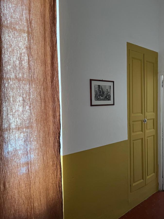 L'Appartement Du Cafe De L'Horloge La Ciotat Bagian luar foto