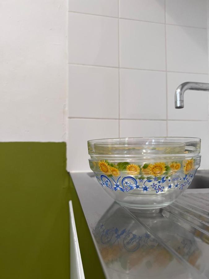 L'Appartement Du Cafe De L'Horloge La Ciotat Bagian luar foto